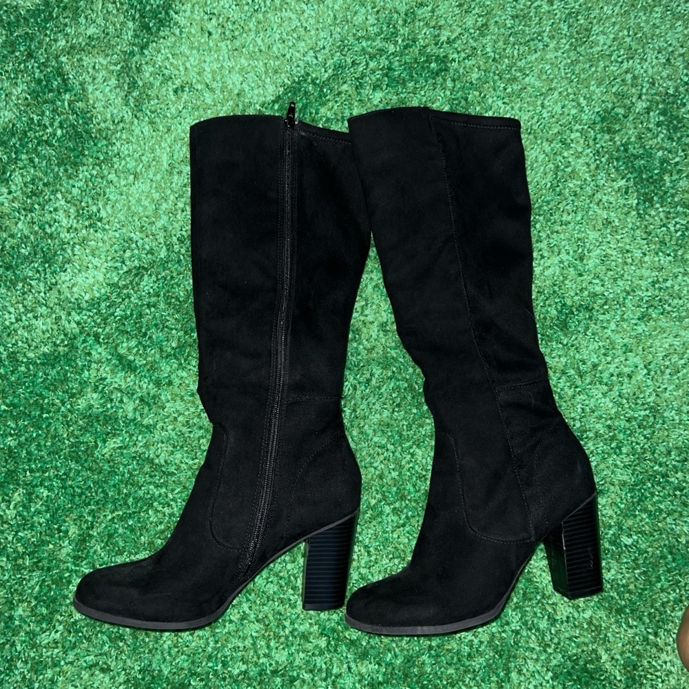 Chic Black Heeled Boots for Women